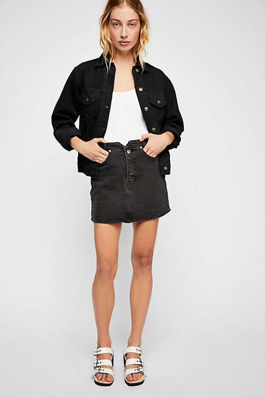 We The Free She's All That Black Denim Mini Skirt Size 25 - Picture 2 of 10